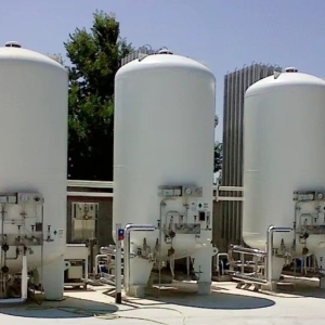 thi-cong-bon-be-nhua-chua-hoa-chat